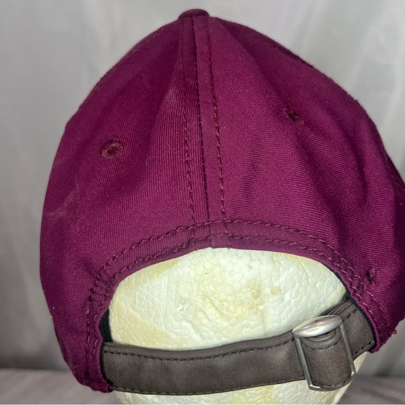 Harry Potter Hogwarts Crest Platform 9 3/4 Hat Maroon Red Adjustable Cap - Picture 3 of 8